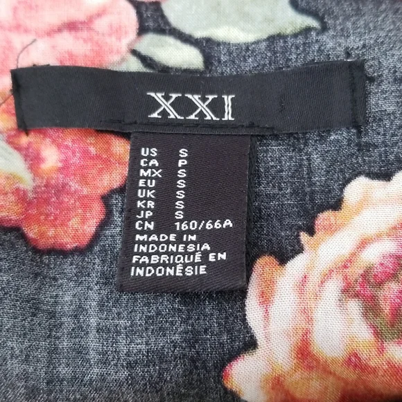 🎉Host Pick🎉XXI Floral Romper - Picture 8 of 8